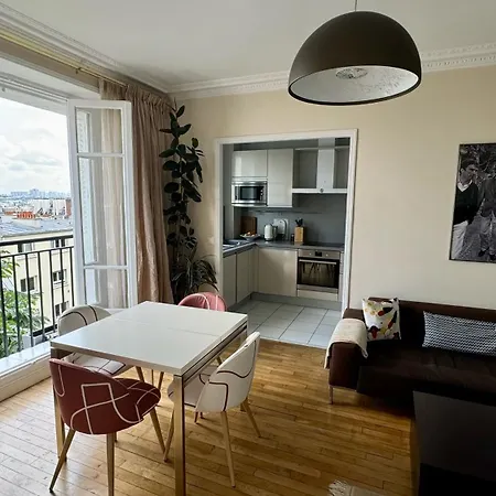 Amazing View In Montmartre, 2 Min From Sacre-coeur Párizs